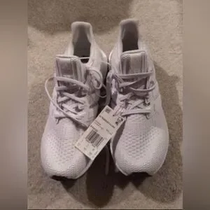 NEW RETIRED Adidas Ultraboost 4.0 DNA White men’s size 8.5 sneakers running shoe adidas | Shoes | New Retired Adidas Ultraboost 4 Dna White  main image 2